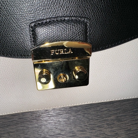 Furla Metropolis Envelope Cream and Black Clutch with Gold Hardware BEAUTIFUL! - Picture 2 of 11